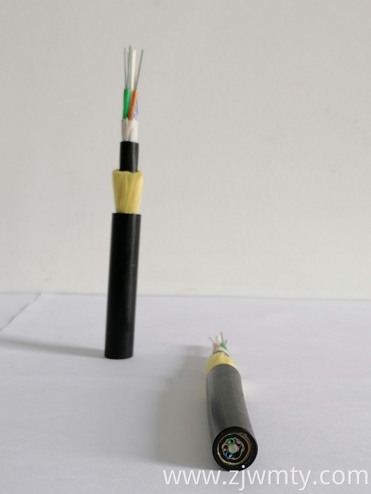 Latest Design Superior Quality Optical Fiber Cable ADSS Single Jacket